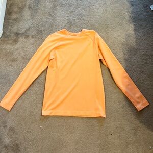 Fabletics orange men’s running shirt
